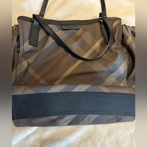 ♥️ BURBERRY Buckleigh Nylon Tote bag 💼 Beautiful